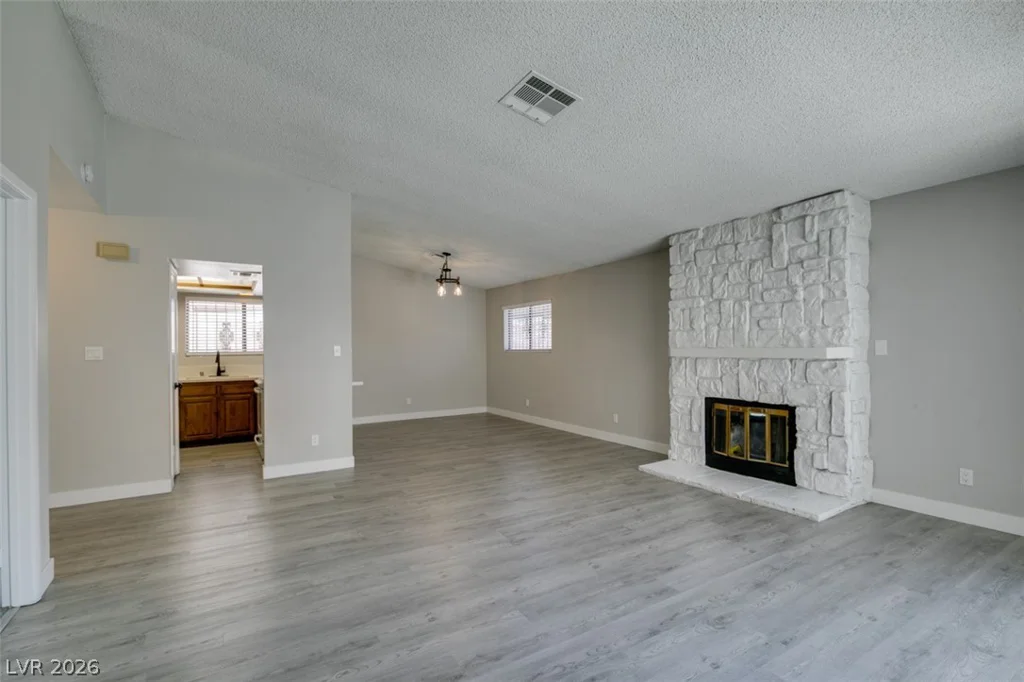 3355 Racquet, Las Vegas, NV 89121