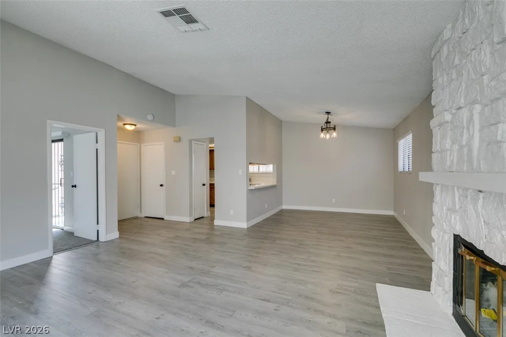 3355 Racquet, Las Vegas, NV 89121
