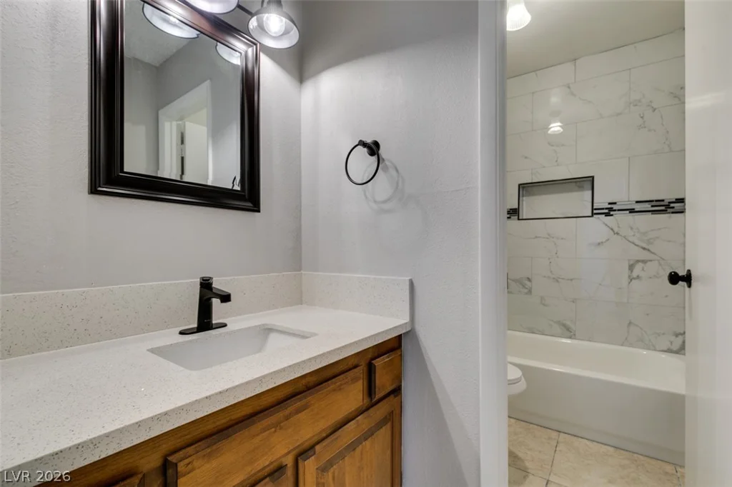3355 Racquet, Las Vegas, NV 89121