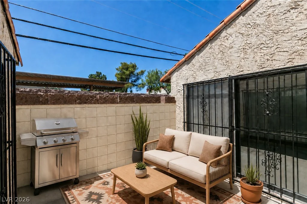 3355 Racquet, Las Vegas, NV 89121
