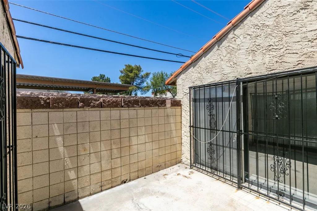 3355 Racquet, Las Vegas, NV 89121