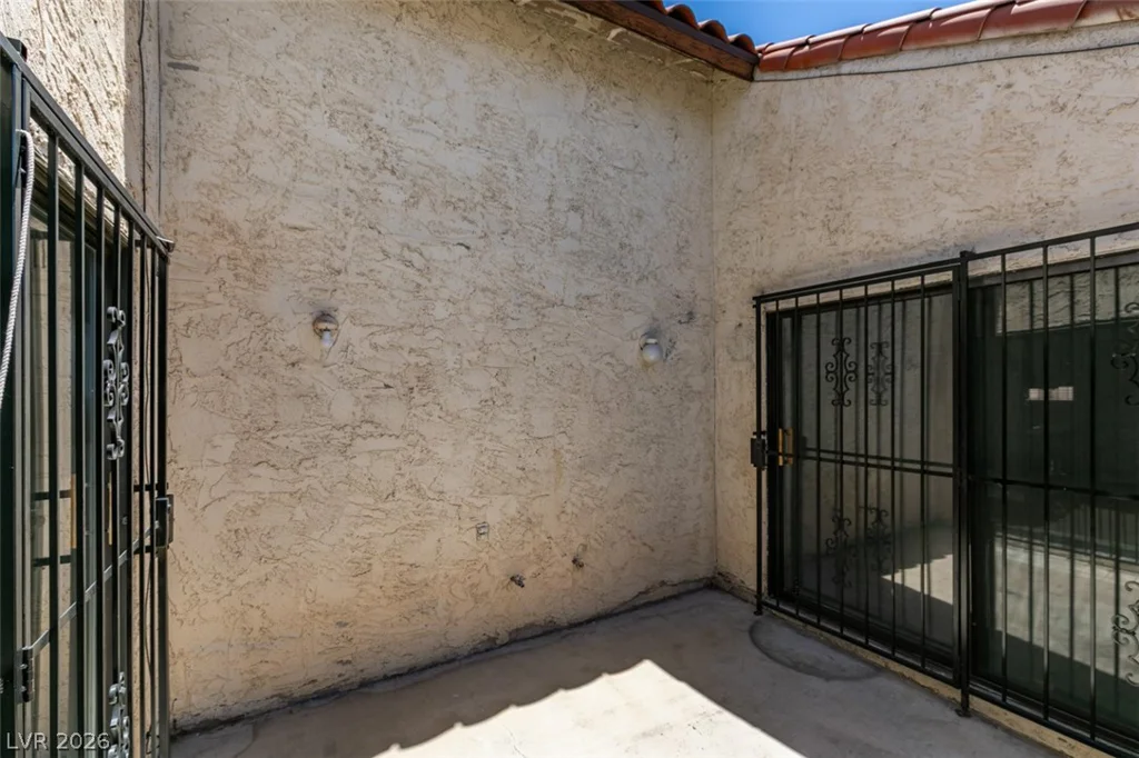3355 Racquet, Las Vegas, NV 89121