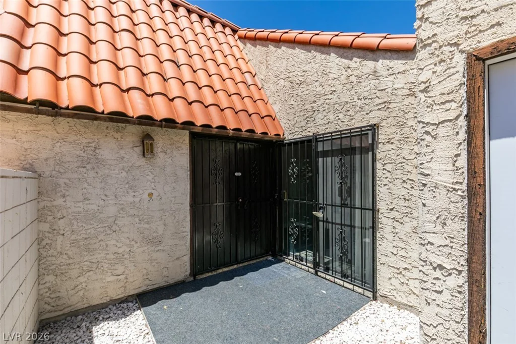 3355 Racquet, Las Vegas, NV 89121