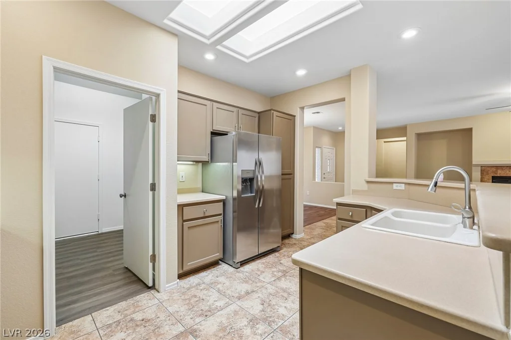 2084 Mountain City, Henderson, NV 89052