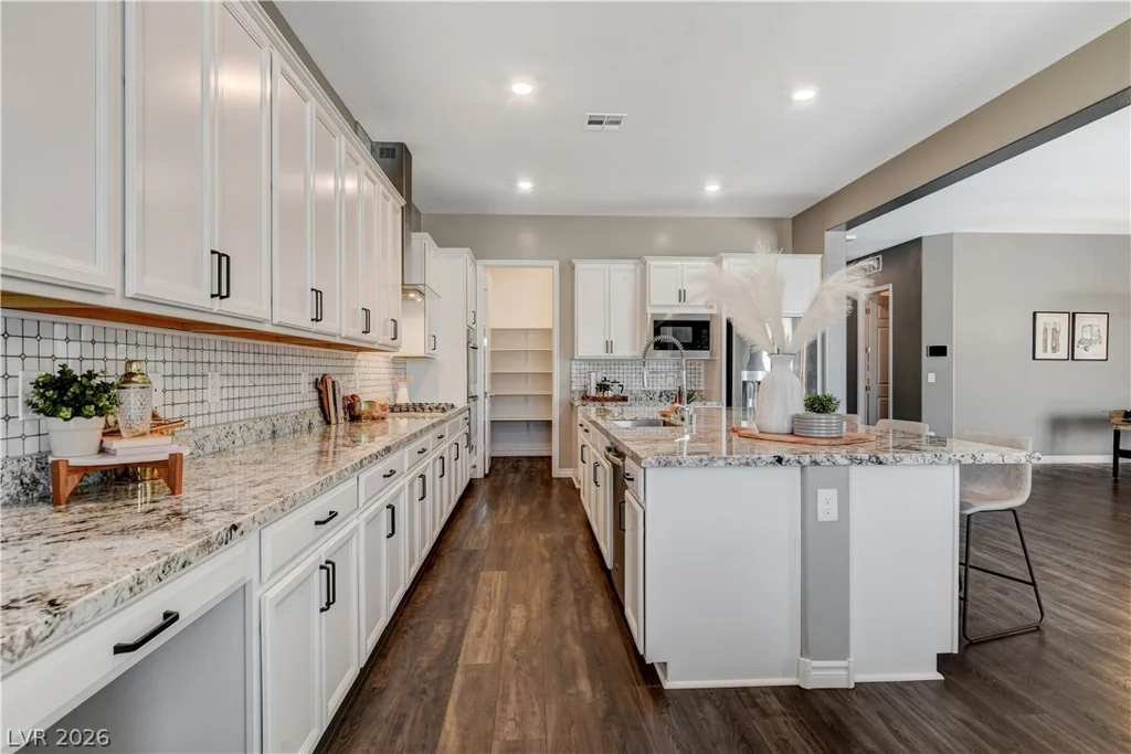 6390 Painted Creek, Las Vegas, NV 89149