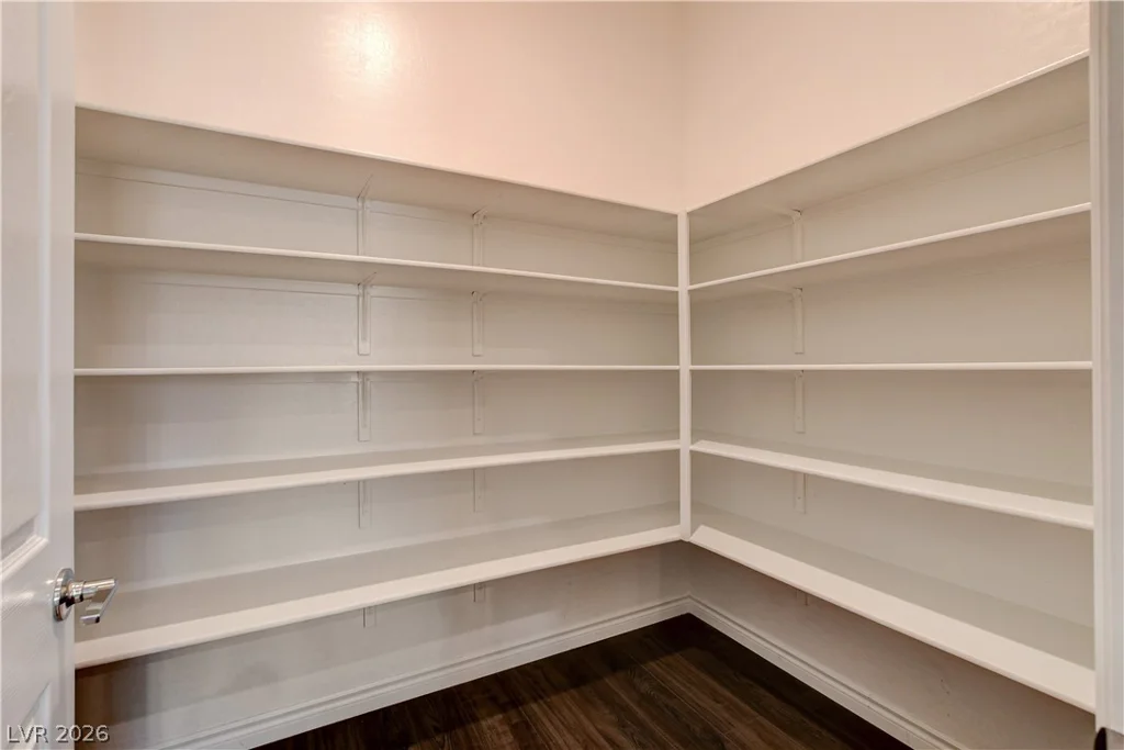 6390 Painted Creek, Las Vegas, NV 89149