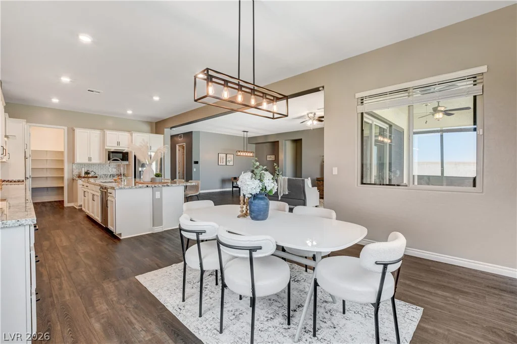 6390 Painted Creek, Las Vegas, NV 89149