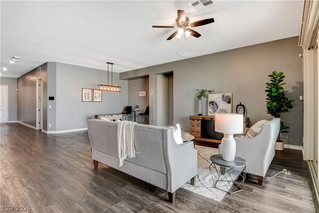 6390 Painted Creek, Las Vegas, NV 89149