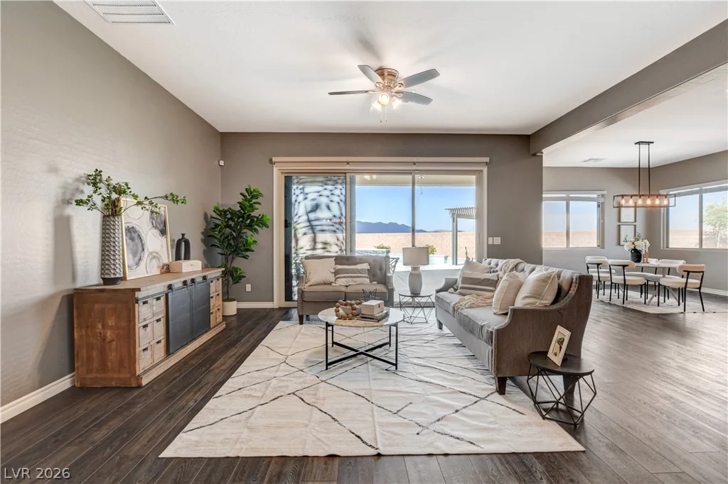 6390 Painted Creek, Las Vegas, NV 89149