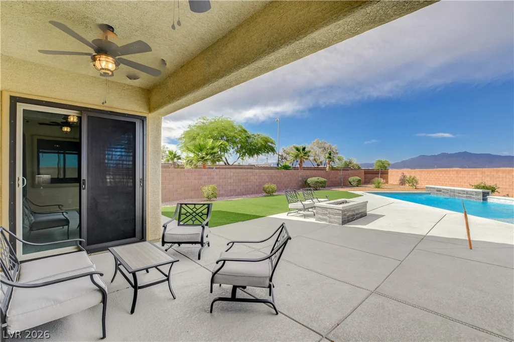 6390 Painted Creek, Las Vegas, NV 89149