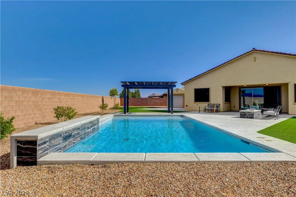 6390 Painted Creek, Las Vegas, NV 89149