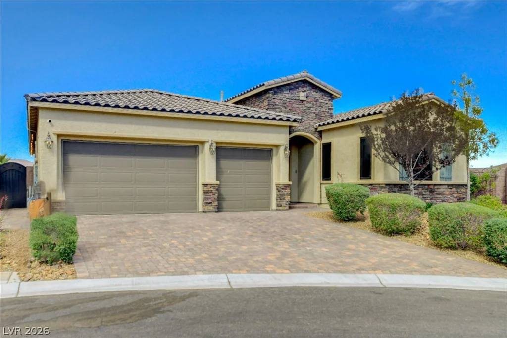 6390 Painted Creek, Las Vegas, NV 89149