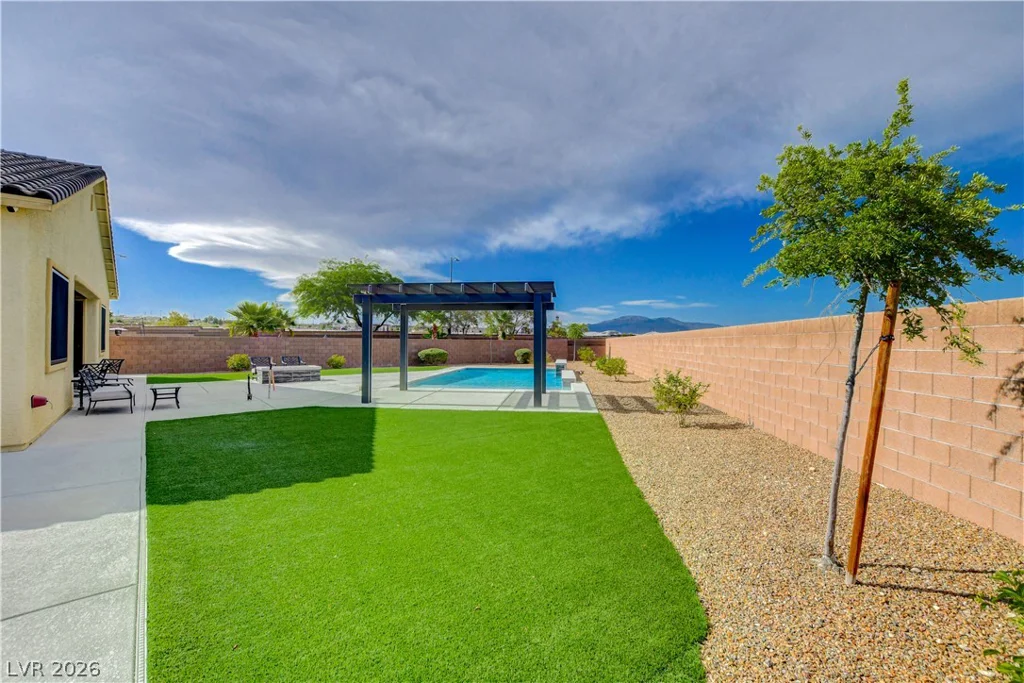 6390 Painted Creek, Las Vegas, NV 89149