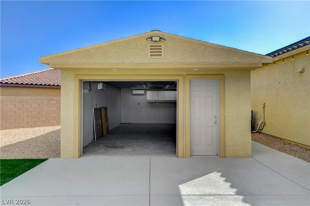 6390 Painted Creek, Las Vegas, NV 89149