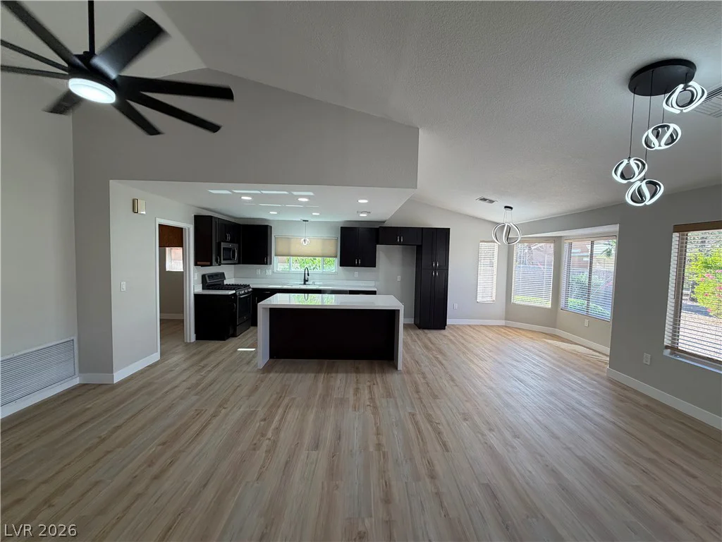 9048 Litchfield, Las Vegas, NV 89134