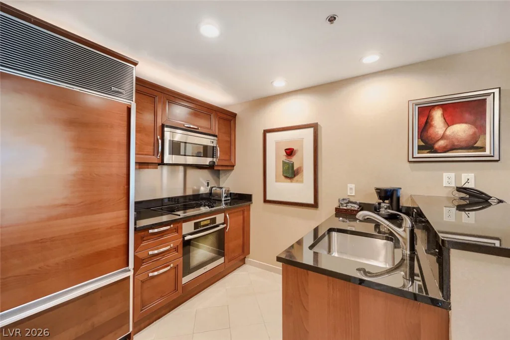 125 Harmon, Las Vegas, NV 89109