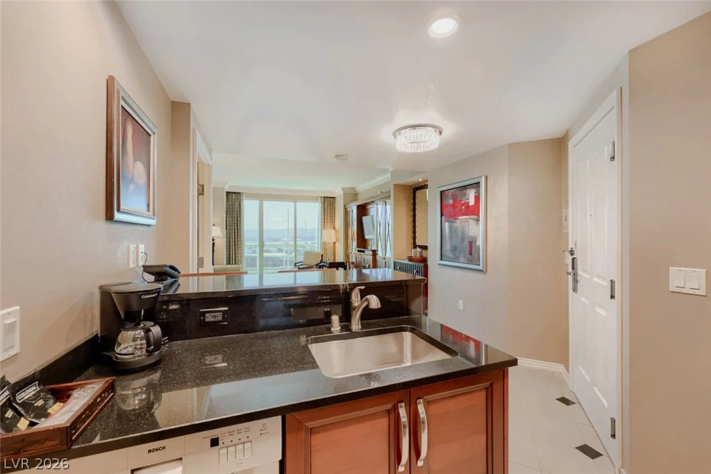125 Harmon, Las Vegas, NV 89109
