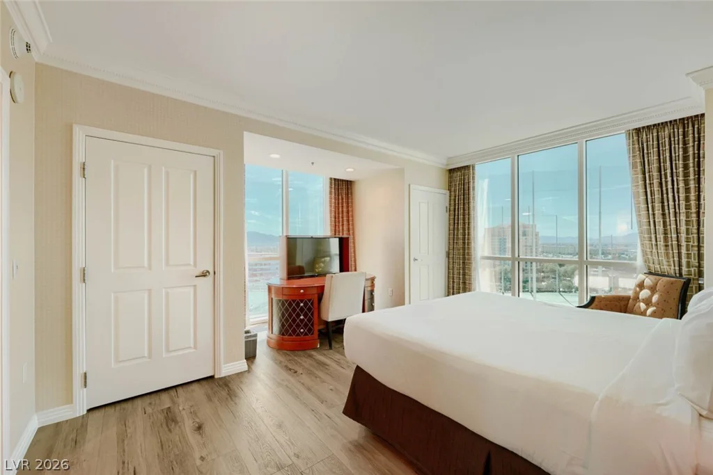 125 Harmon, Las Vegas, NV 89109