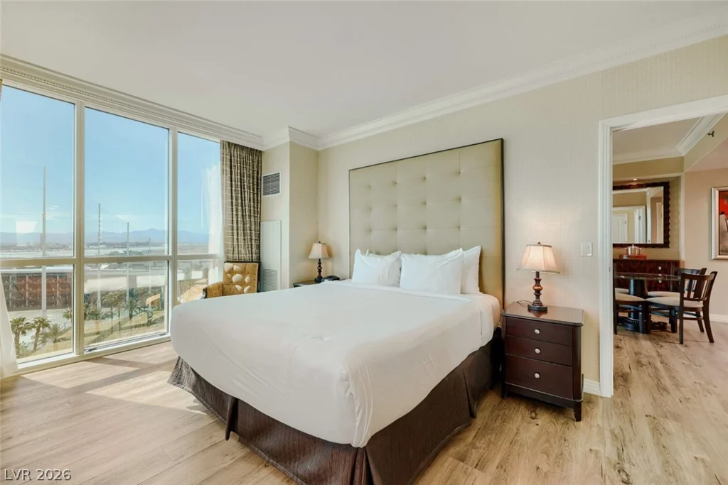 125 Harmon, Las Vegas, NV 89109