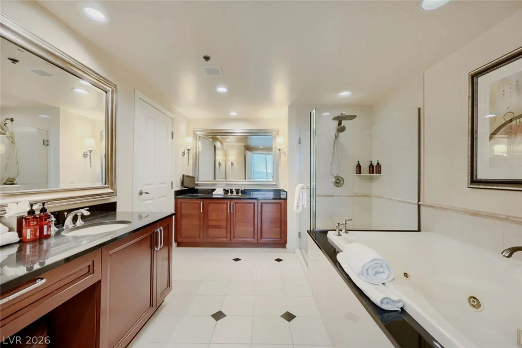 125 Harmon, Las Vegas, NV 89109