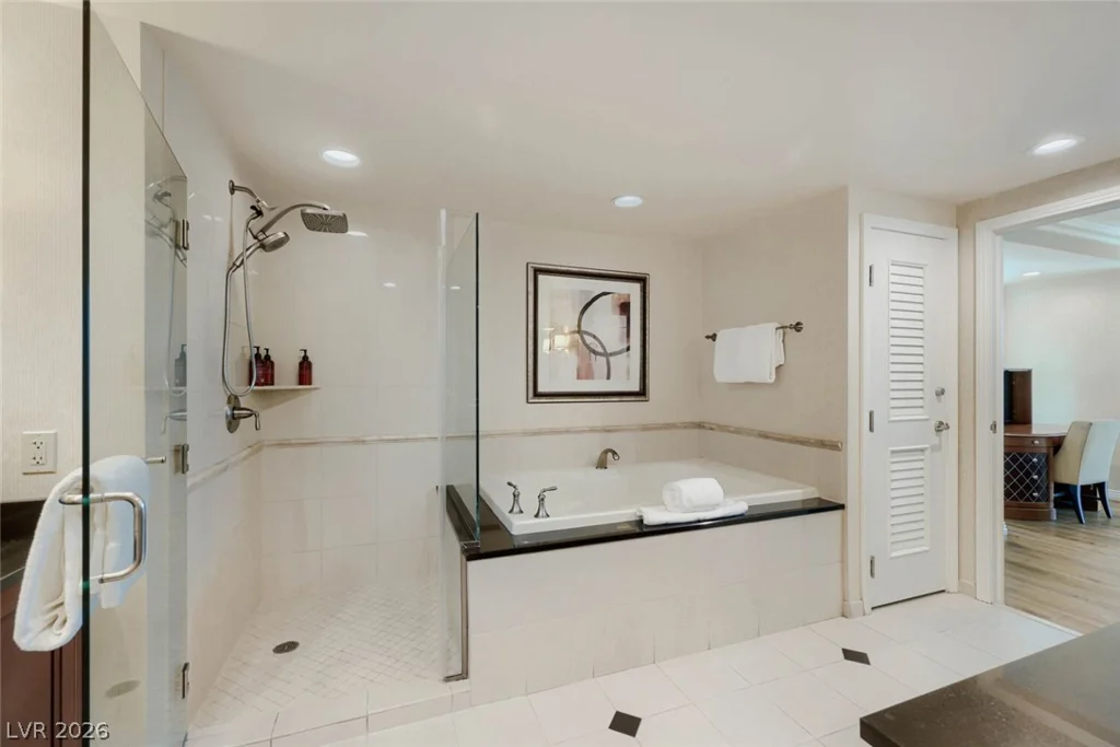 125 Harmon, Las Vegas, NV 89109