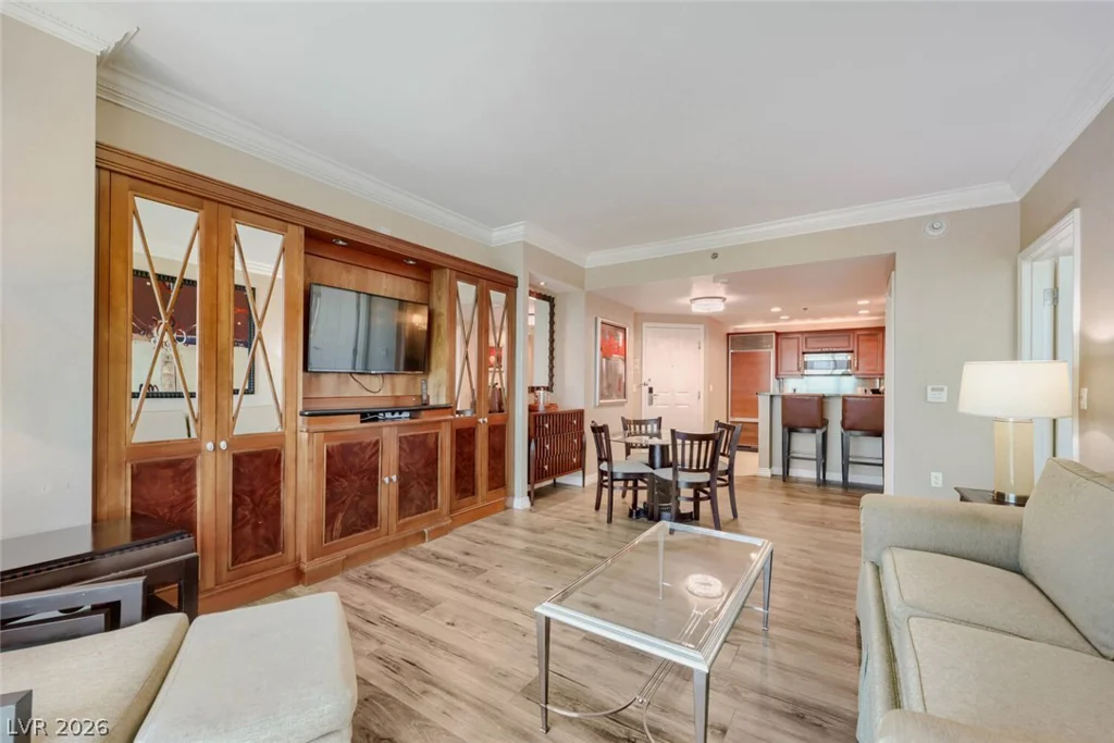 125 Harmon, Las Vegas, NV 89109