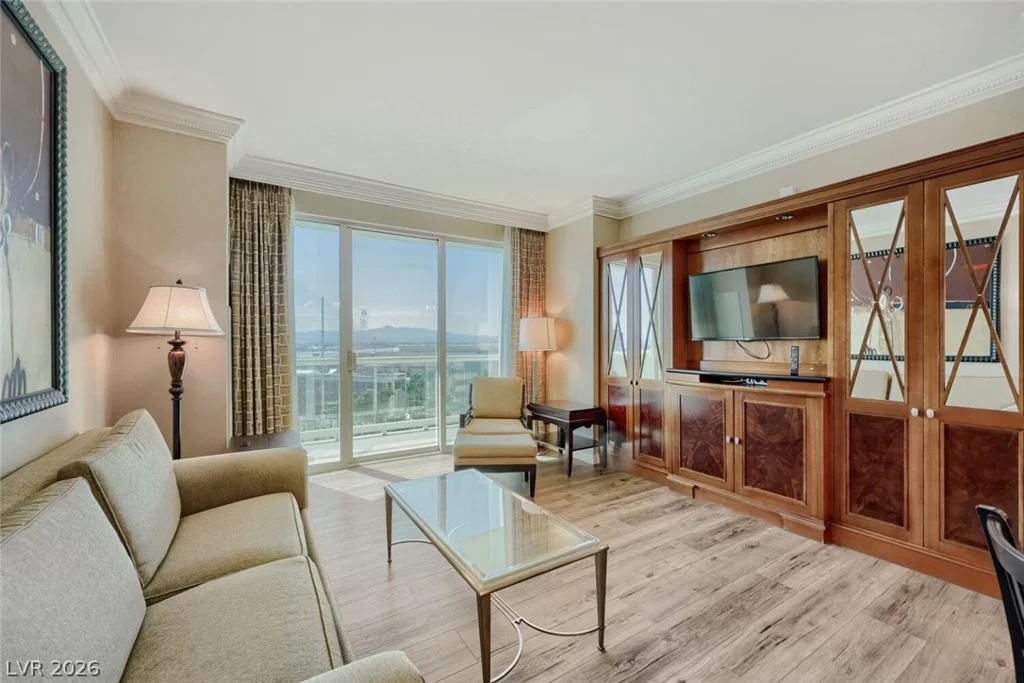 125 Harmon, Las Vegas, NV 89109