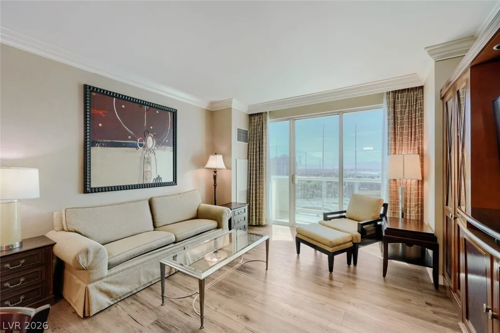125 Harmon, Las Vegas, NV 89109