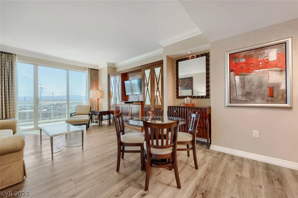 125 Harmon, Las Vegas, NV 89109