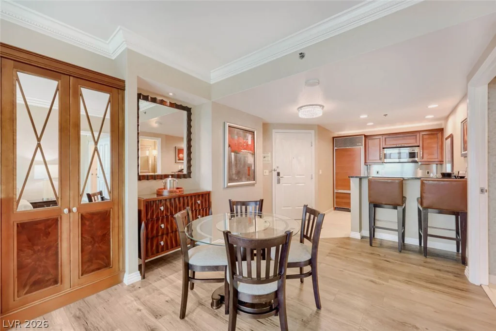 125 Harmon, Las Vegas, NV 89109