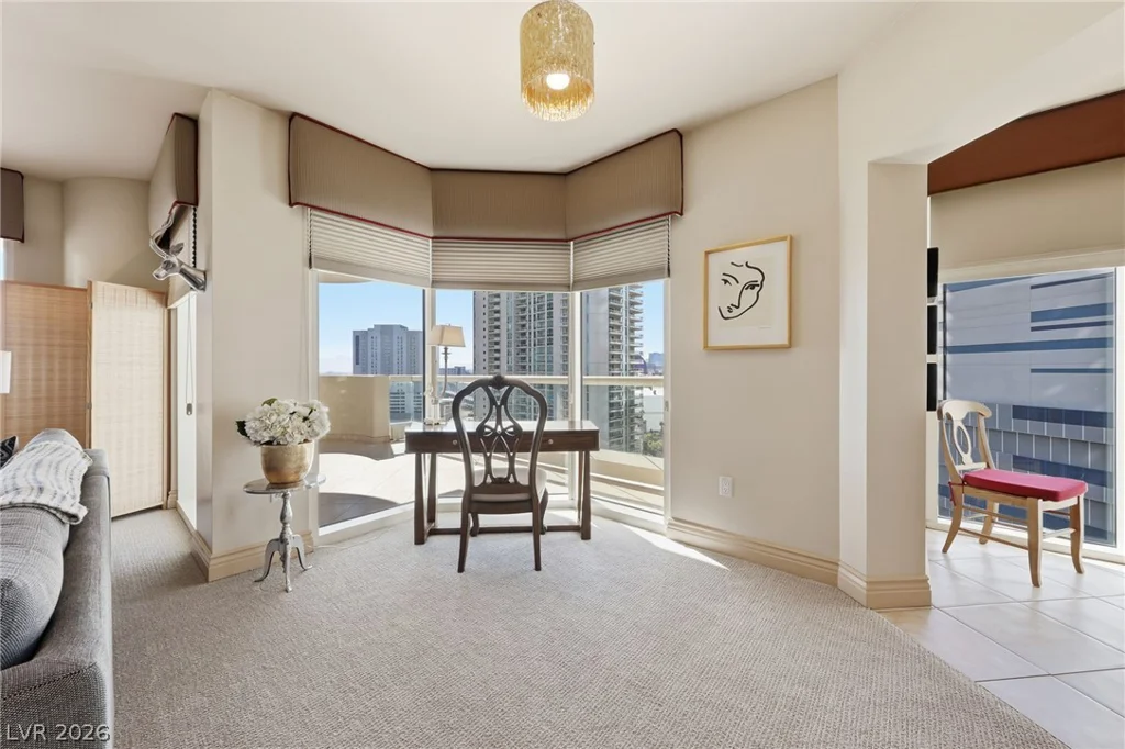 2747 Paradise, Las Vegas, NV 89109