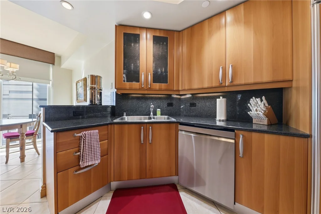 2747 Paradise, Las Vegas, NV 89109