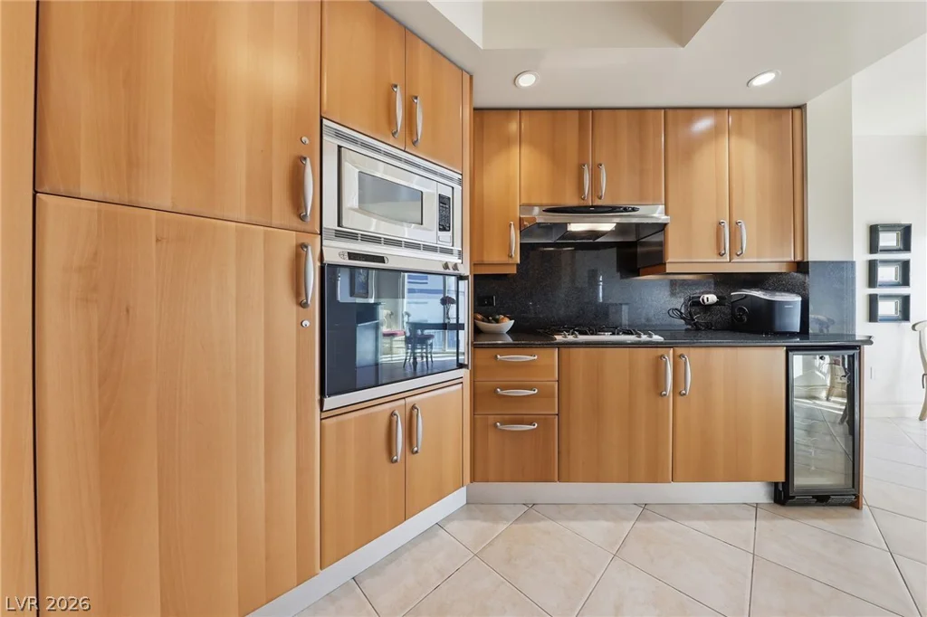 2747 Paradise, Las Vegas, NV 89109