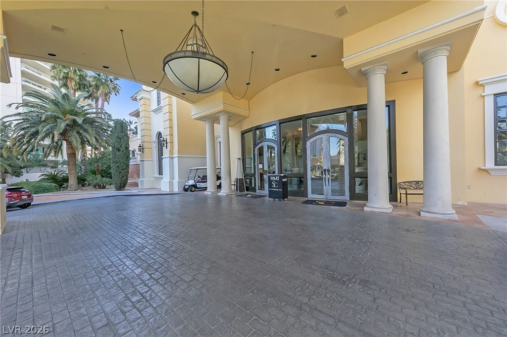2747 Paradise, Las Vegas, NV 89109