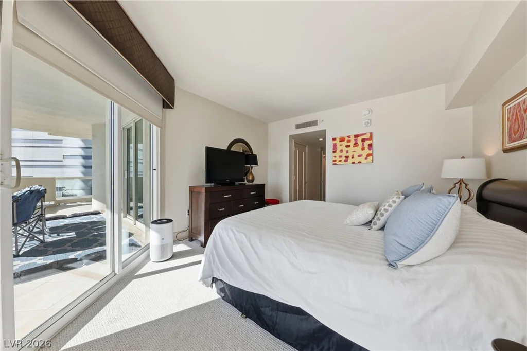 2747 Paradise, Las Vegas, NV 89109
