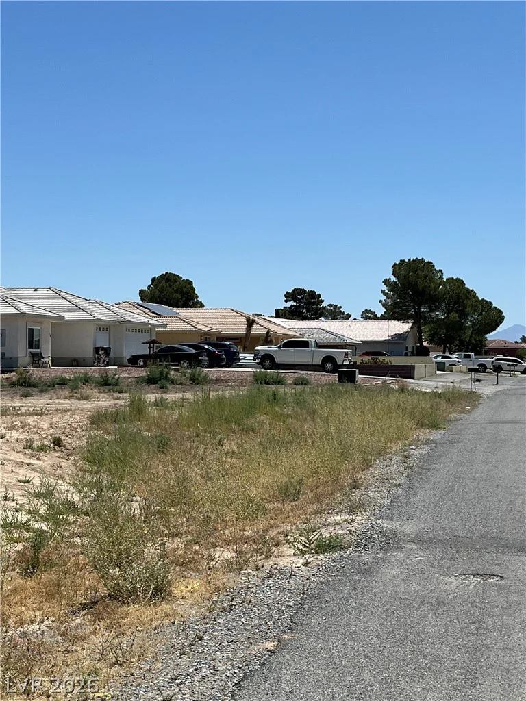 240 Glenoaks, Pahrump, NV 89048