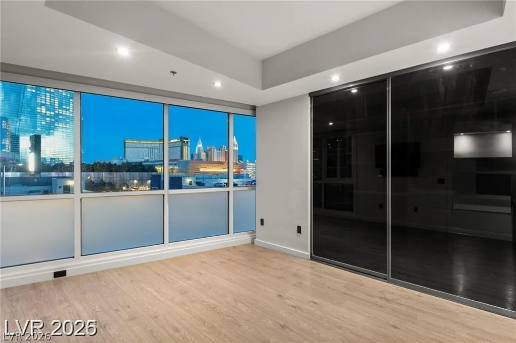 4525 Dean Martin, Las Vegas, NV 89103