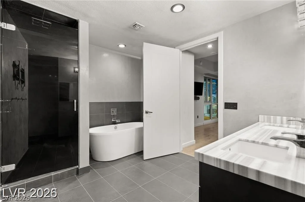 4525 Dean Martin, Las Vegas, NV 89103