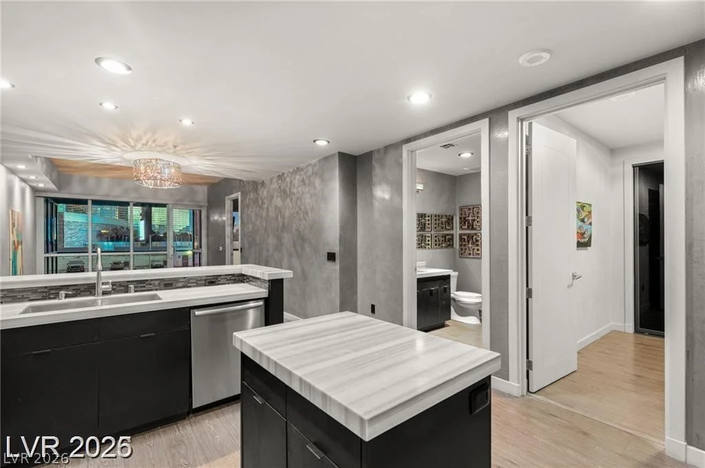 4525 Dean Martin, Las Vegas, NV 89103