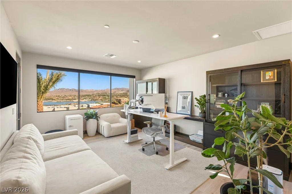 12 Desert Lake, Henderson, NV 89011