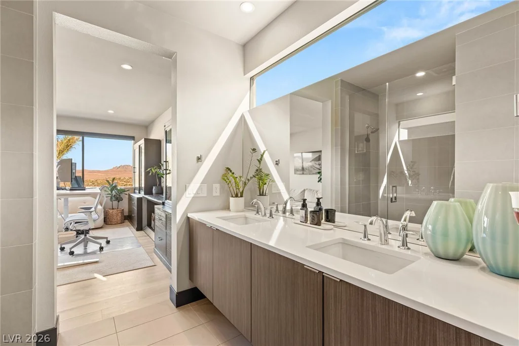 12 Desert Lake, Henderson, NV 89011