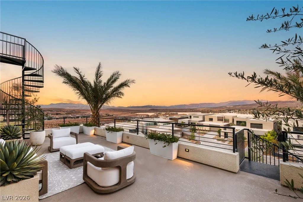 12 Desert Lake, Henderson, NV 89011