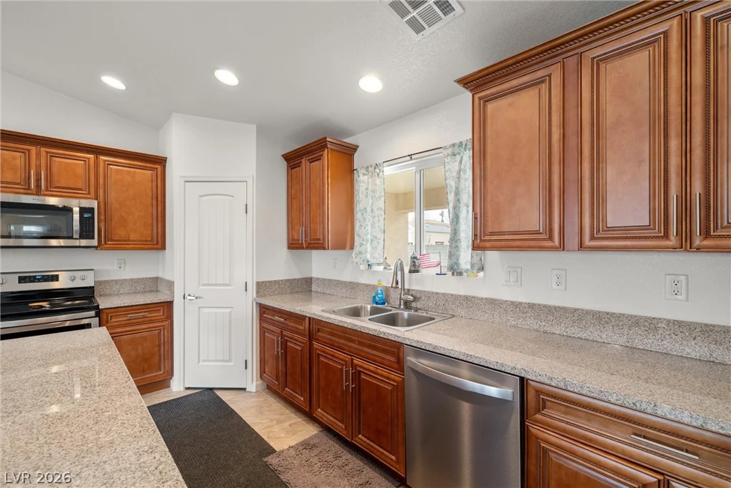 672 Lampshire, Pahrump, NV 89060