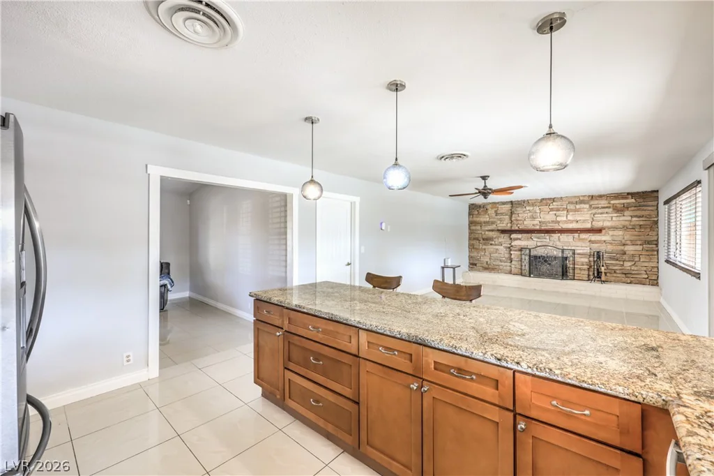 1916 Stonehaven, Las Vegas, NV 89108