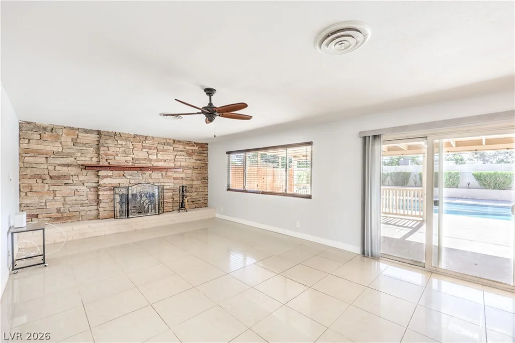 1916 Stonehaven, Las Vegas, NV 89108