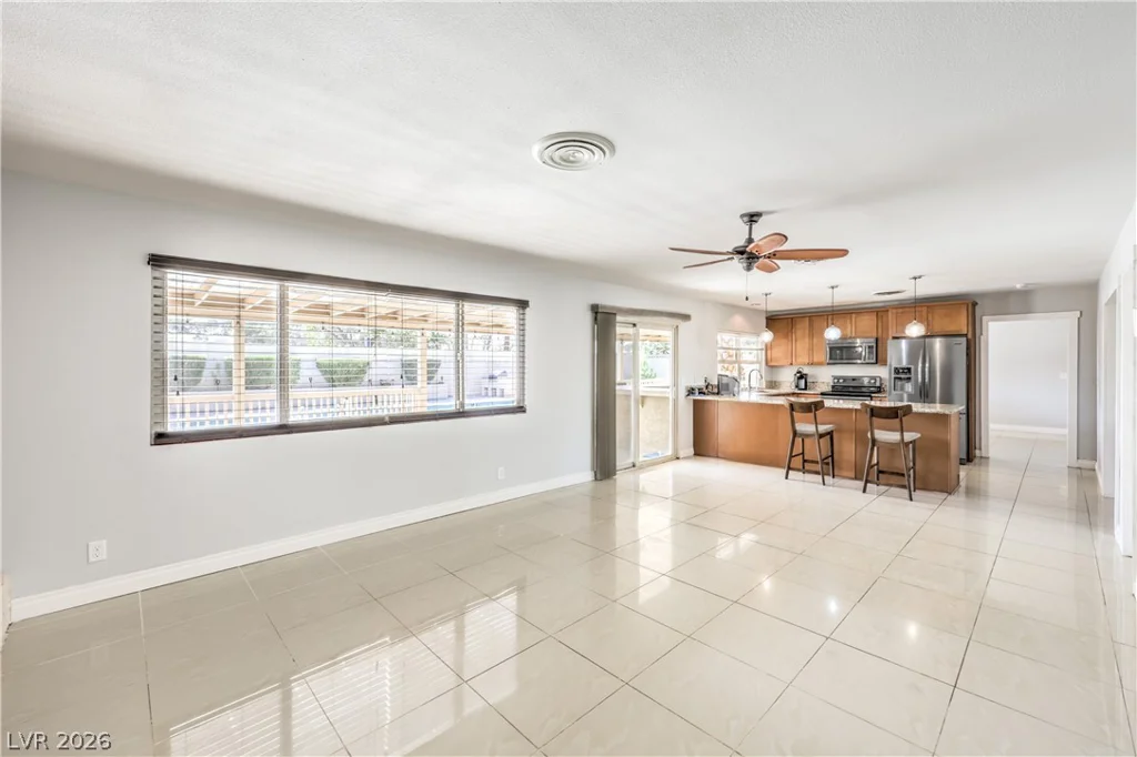 1916 Stonehaven, Las Vegas, NV 89108