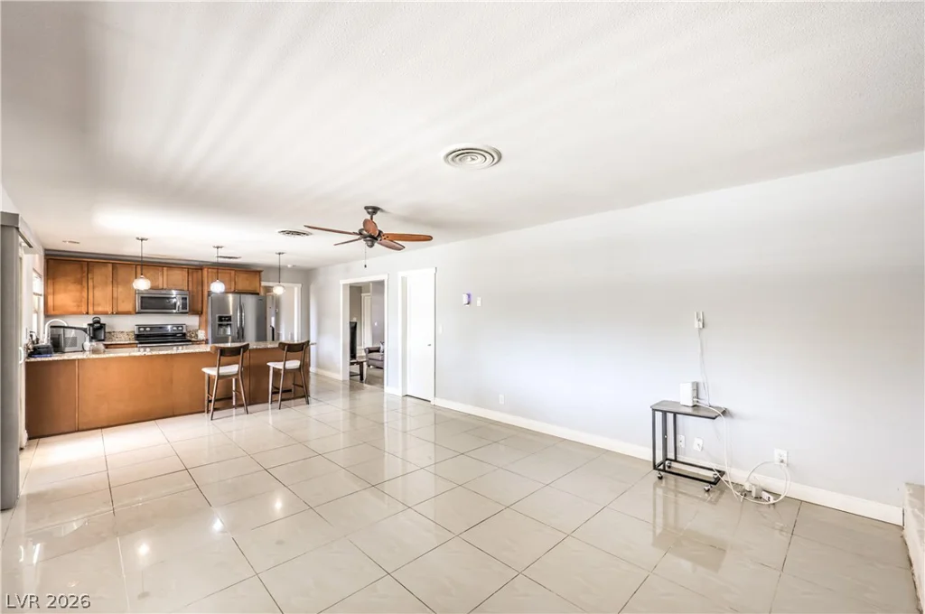 1916 Stonehaven, Las Vegas, NV 89108