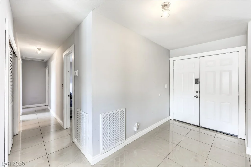 1916 Stonehaven, Las Vegas, NV 89108