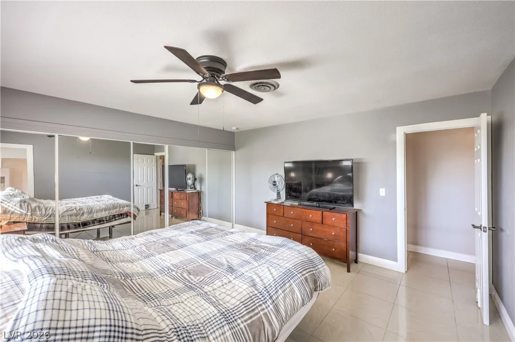 1916 Stonehaven, Las Vegas, NV 89108