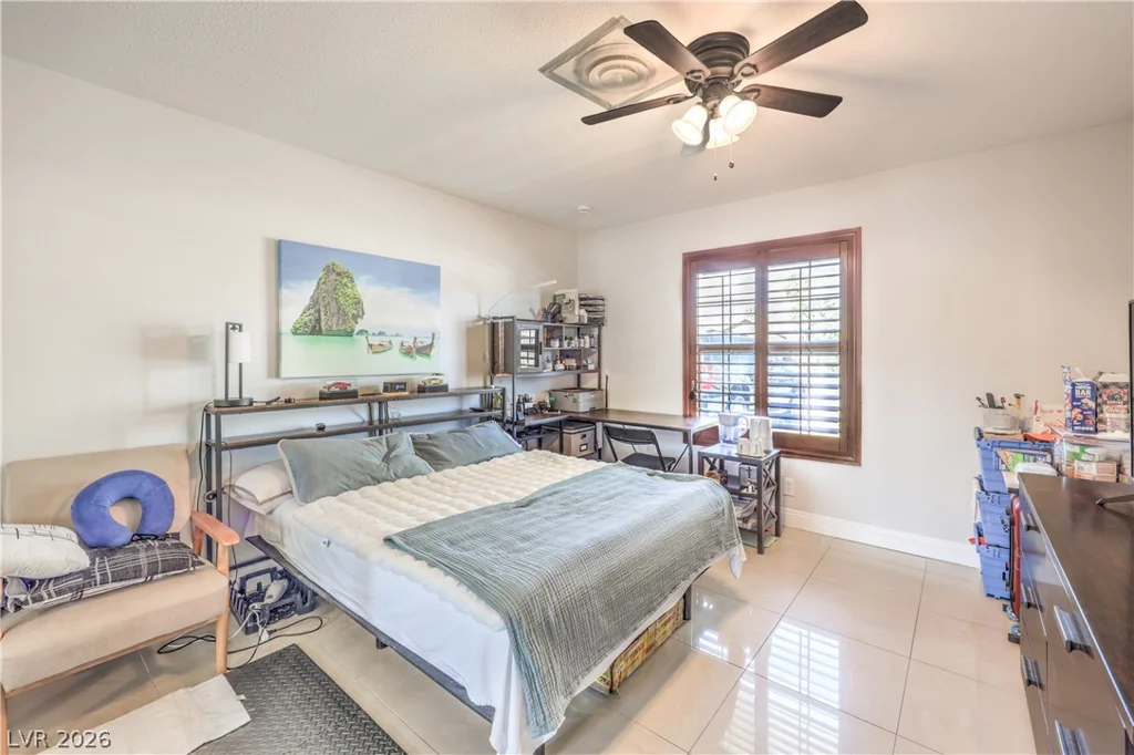 1916 Stonehaven, Las Vegas, NV 89108